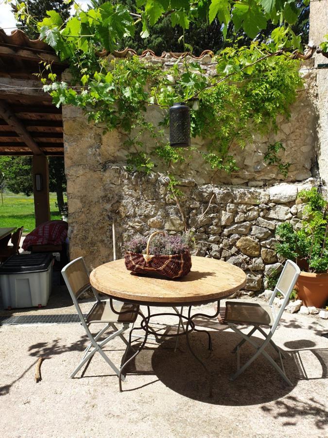 Mas De Reilhanette Montbrun-les-Bains Exterior foto